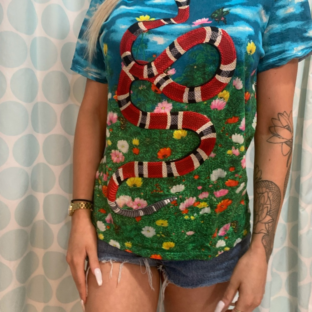 Authentic Gucci shirt 🐍✨ - Picture 5 of 8